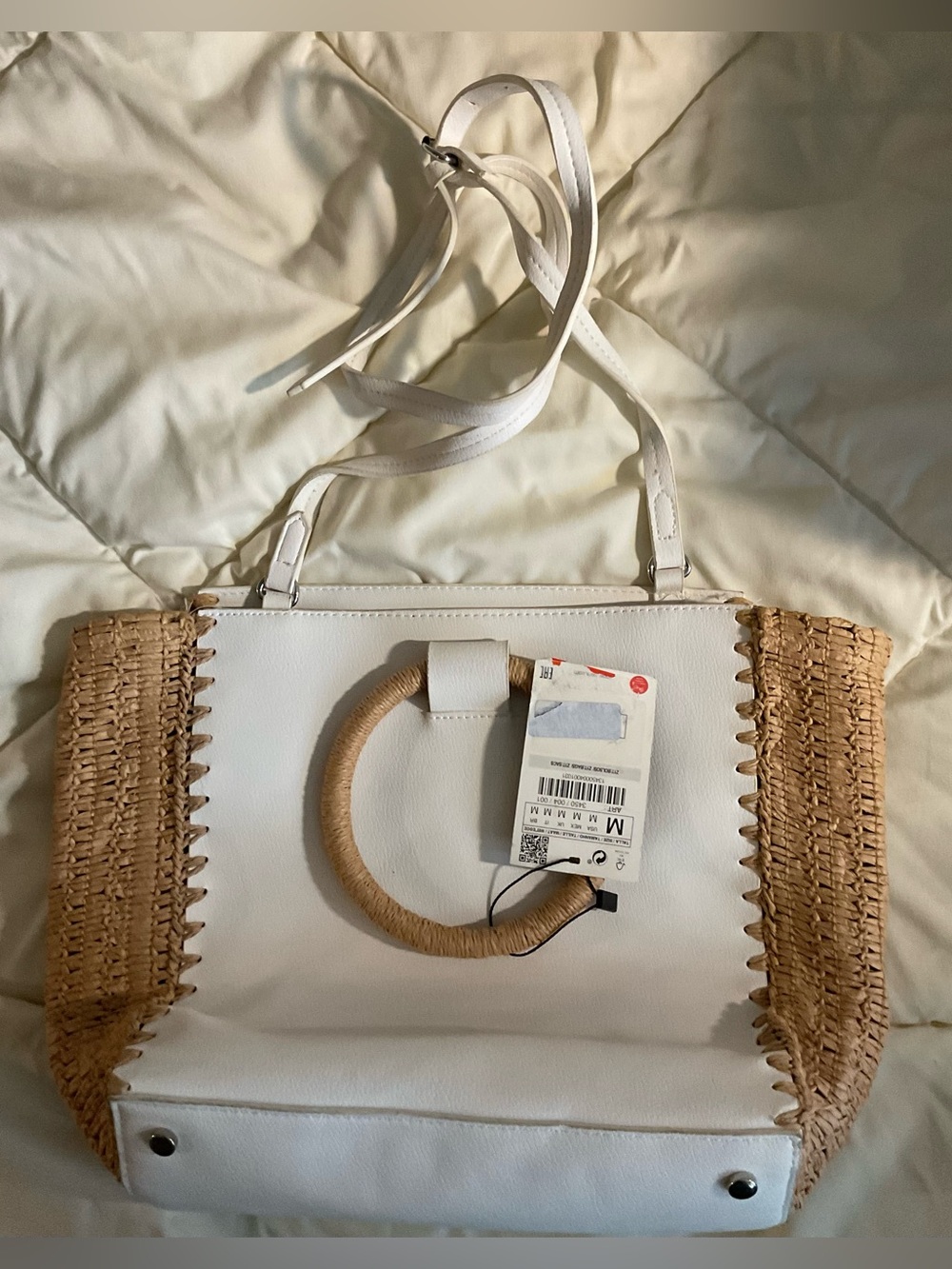 NWT Zara Cream Tote with Tan Woven Round Handles - Picture 4 of 6